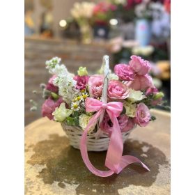 EmilyinParis illatos virágkosár