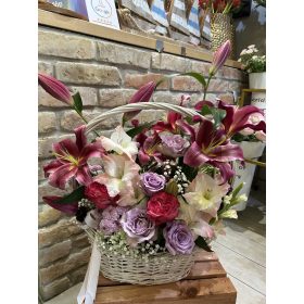 Liliomos Rózsakert virágkosár