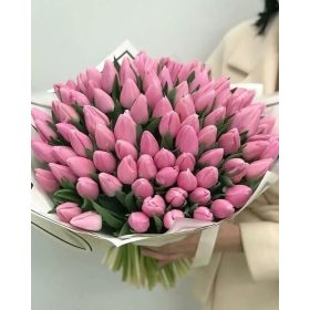 Istennő tulipáncsokor