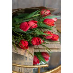 Piros Romantikus Tulipáncsokor