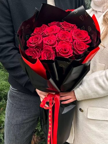 Luxus vörös rózsacsokor – Klasszikus romantika