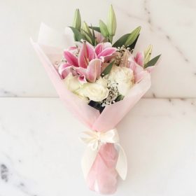  Rózsaszín liliomos ballagási csokor