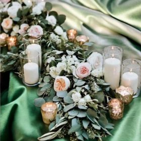 Eucalyptusz és rózsák esküvői futó