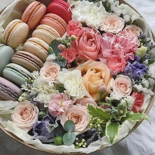Vintage macaron box