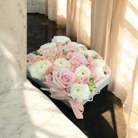 Habos rózsás virág box