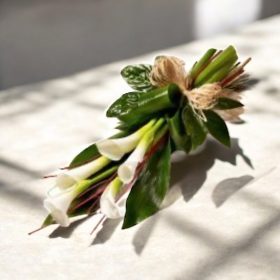 Elegáns Kála kézi sírcsokor