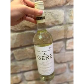 Stílusos kíséret a virág mellé: Gere olaszrizling