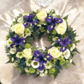 Könnycsepp az Égben -lila/fehér koszorú